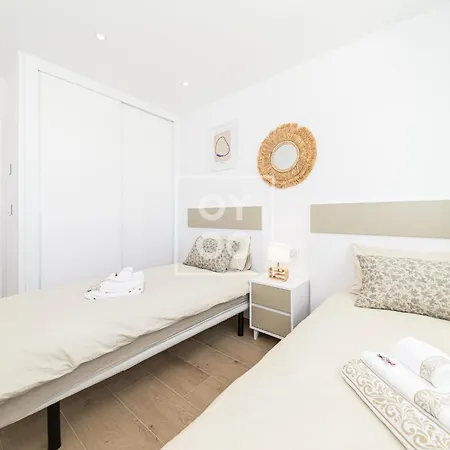 La Rambla Sky Penthouse - Rooftop Bbq Pool Near - By Oyoostays Apartment *