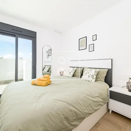 La Rambla Sky Penthouse - Rooftop Bbq Pool Near - By Oyoostays *